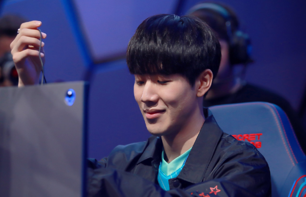 时刻挺身而 时刻挺身而