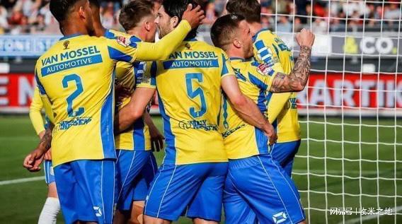 手依然保持 手依然保持