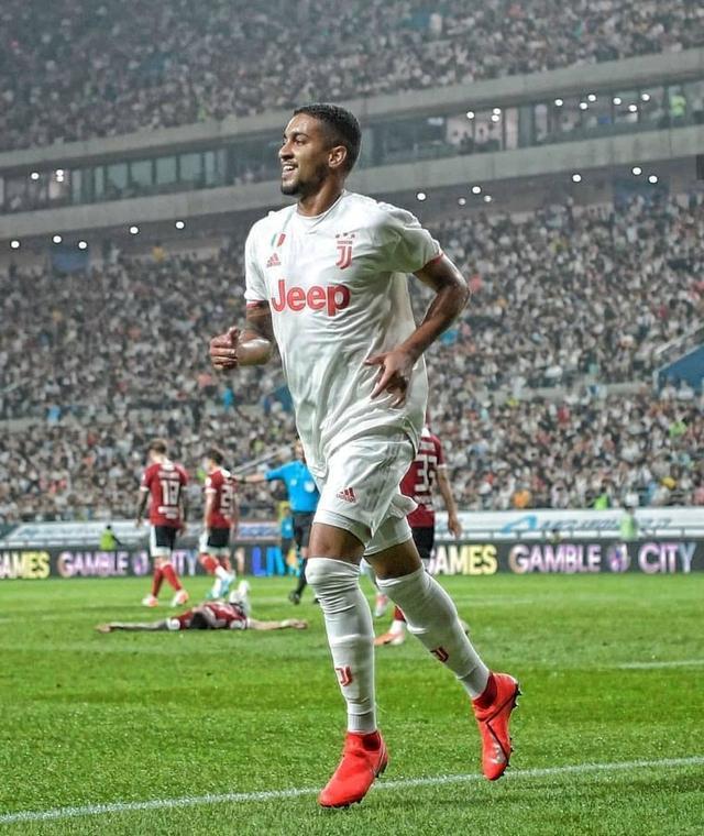 在比赛中努 在比赛中努